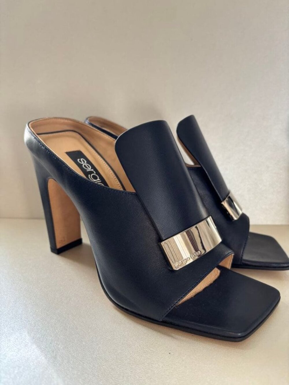 NAPPA LEATHER SIZE 8 SERGIO ROSSI SABOT MULES